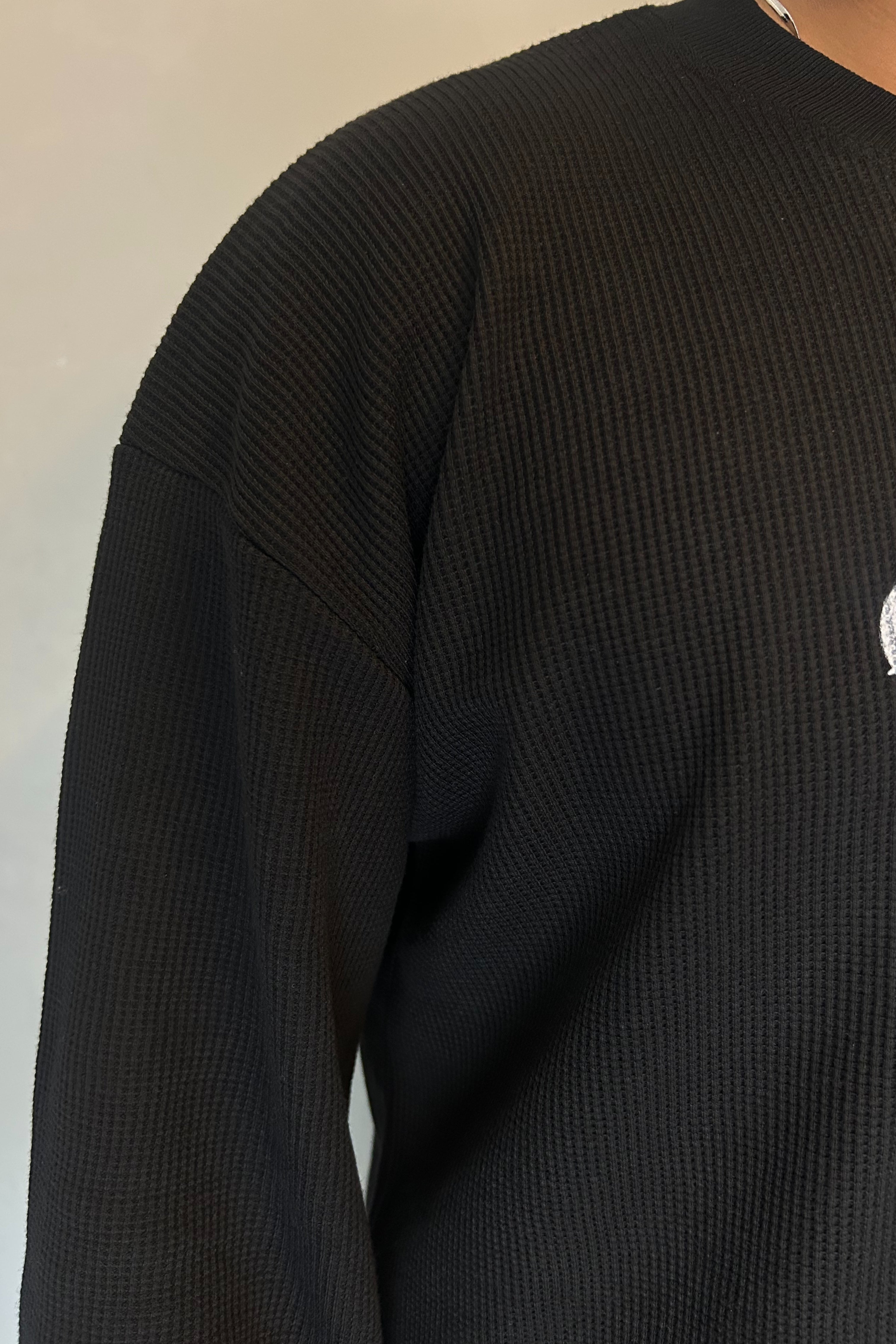 BLACK WAFFLE KNIT T-SHIRT