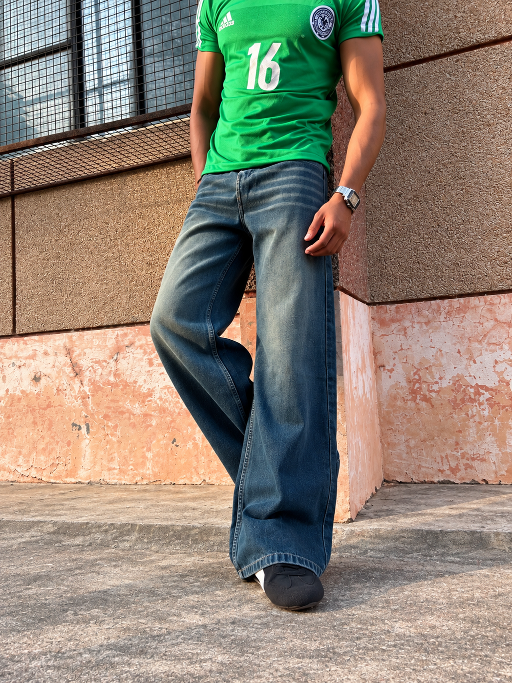 NAVY FADE BAGGY JEANS